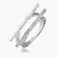 Серебряное кольцо в форме параллельных линий с камнями