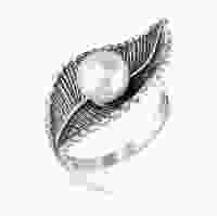 Серебряное кольцо в фрорме листа с жемчугом